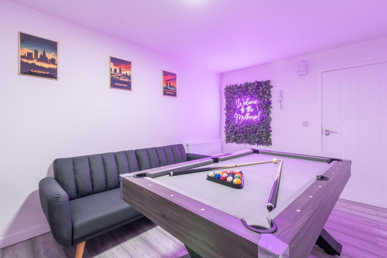Exquisite Cardiff Apartments- With Garden Lounge & Games Room Buitenkant foto