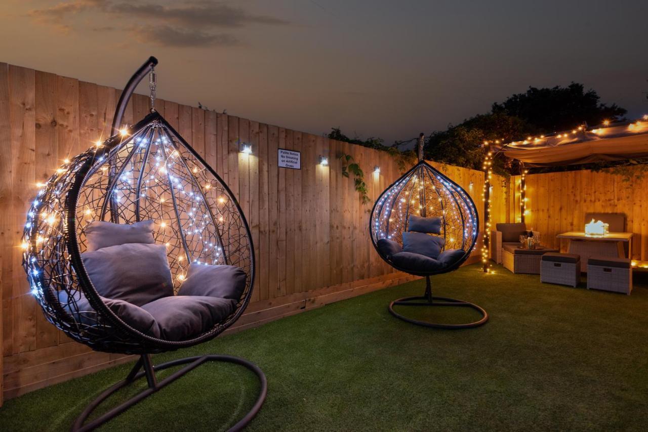 Exquisite Cardiff Apartments- With Garden Lounge & Games Room Buitenkant foto