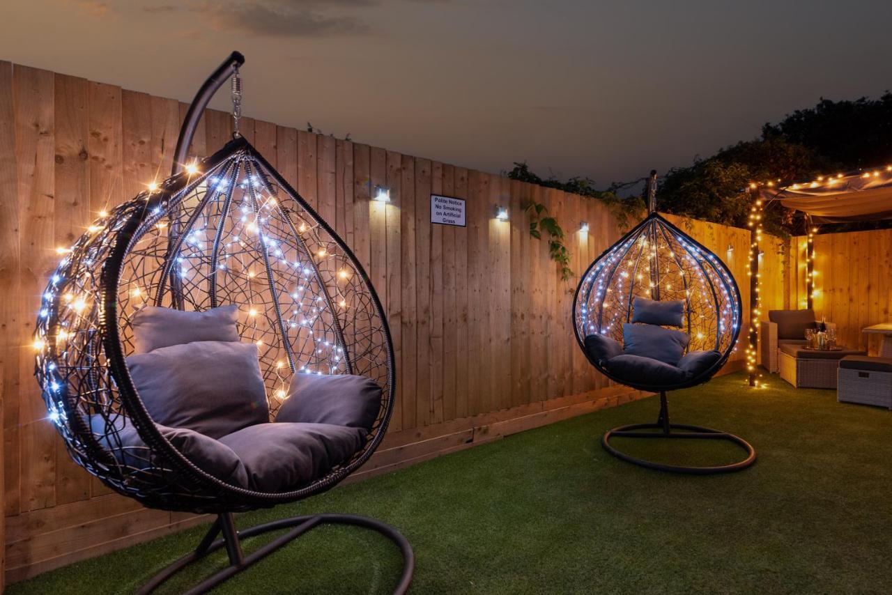 Exquisite Cardiff Apartments- With Garden Lounge & Games Room Buitenkant foto