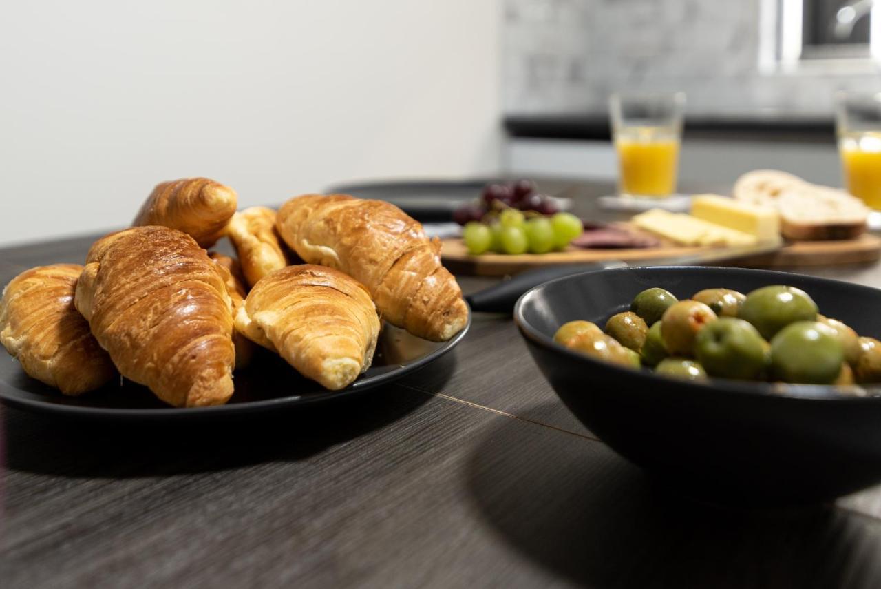Exquisite Cardiff Apartments- With Garden Lounge & Games Room Buitenkant foto