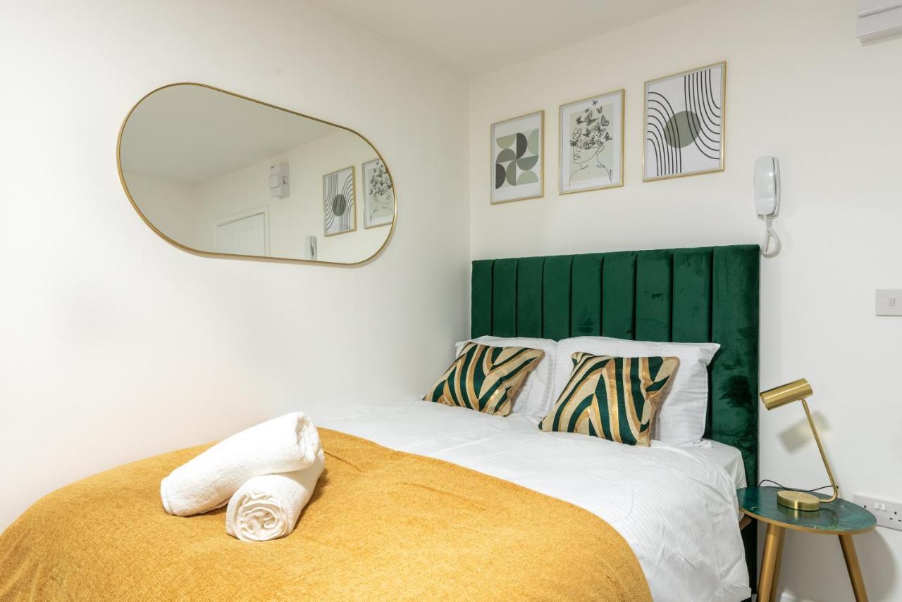 Exquisite Cardiff Apartments- With Garden Lounge & Games Room Buitenkant foto